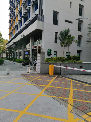 汽機車地下停車場出入口
